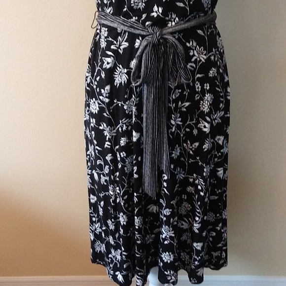 LOFT Rainforest Cutout Button Back Midi Dress, Floral Black and White. - Picture 9 of 15